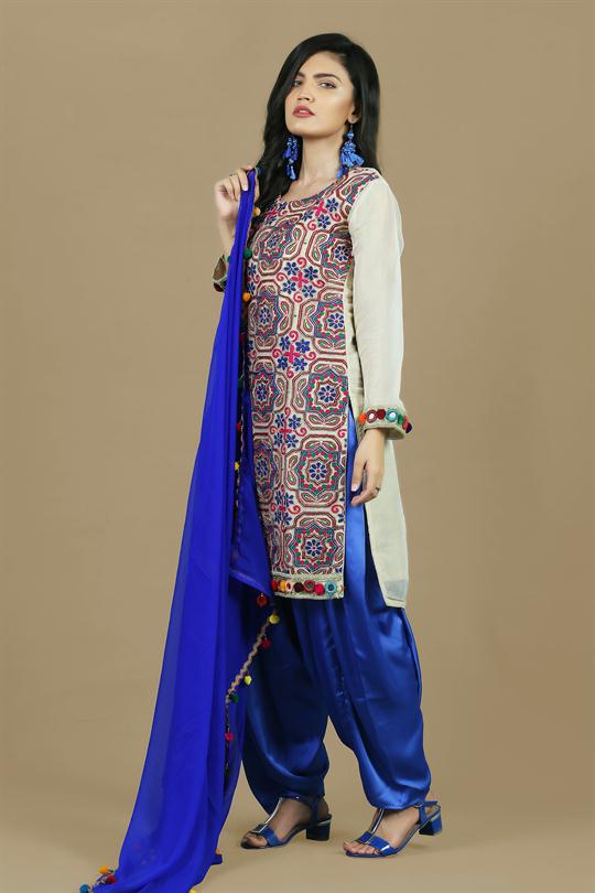 WOMEN SUITS