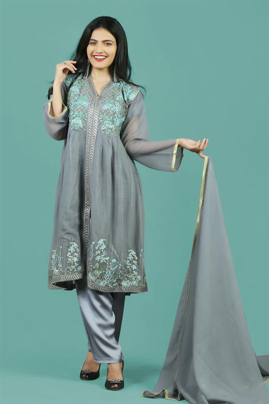 WOMEN SUITS
