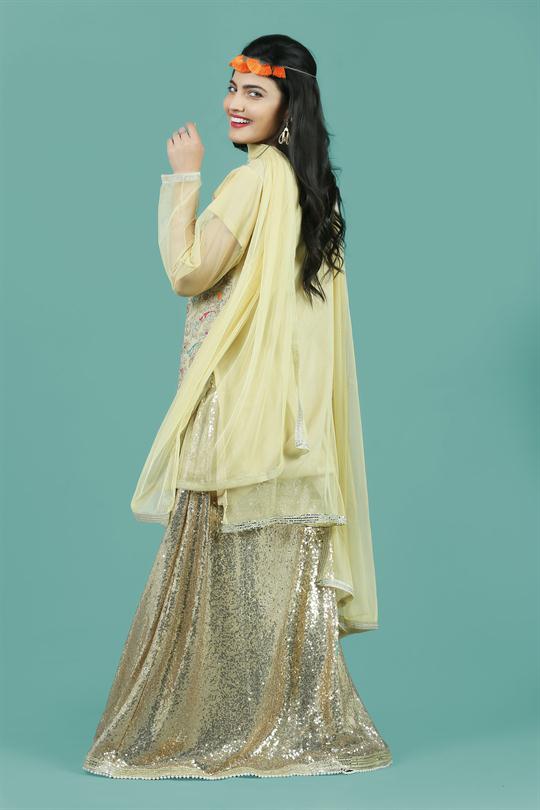 WOMEN SUITS