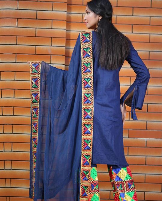 COTTON LAWN